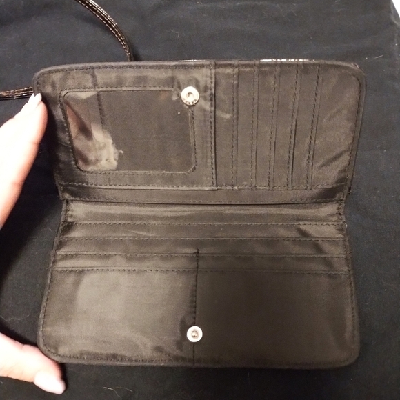 Kenneth Cole reaction fold over wallet and Jaclyn Smith strappy wallet - Picture 4 of 9